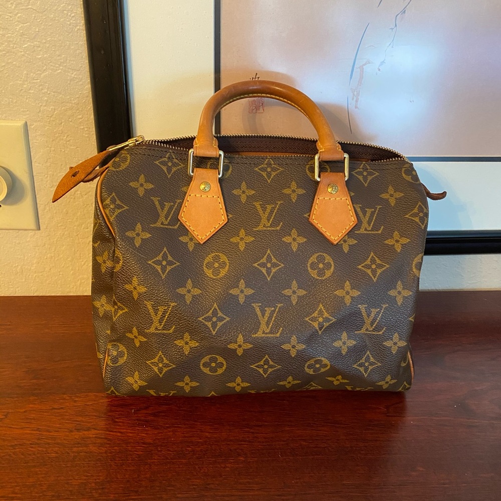 SOLD!!!Louis Vuitton Speedy 25